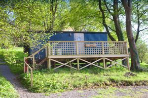 Plankbridge Shepherds Hut- click for photo gallery